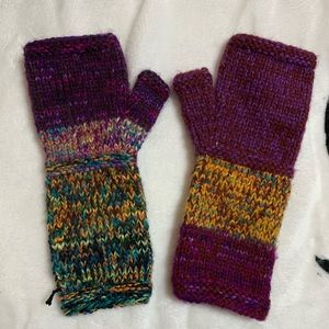Andes Gifts knit fingerless gloves